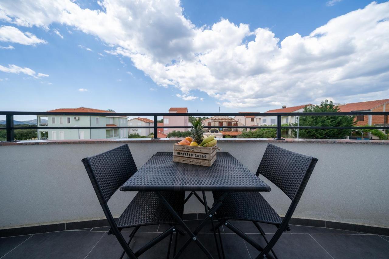 Holiday Apartments Amarilis Пакоштане Экстерьер фото