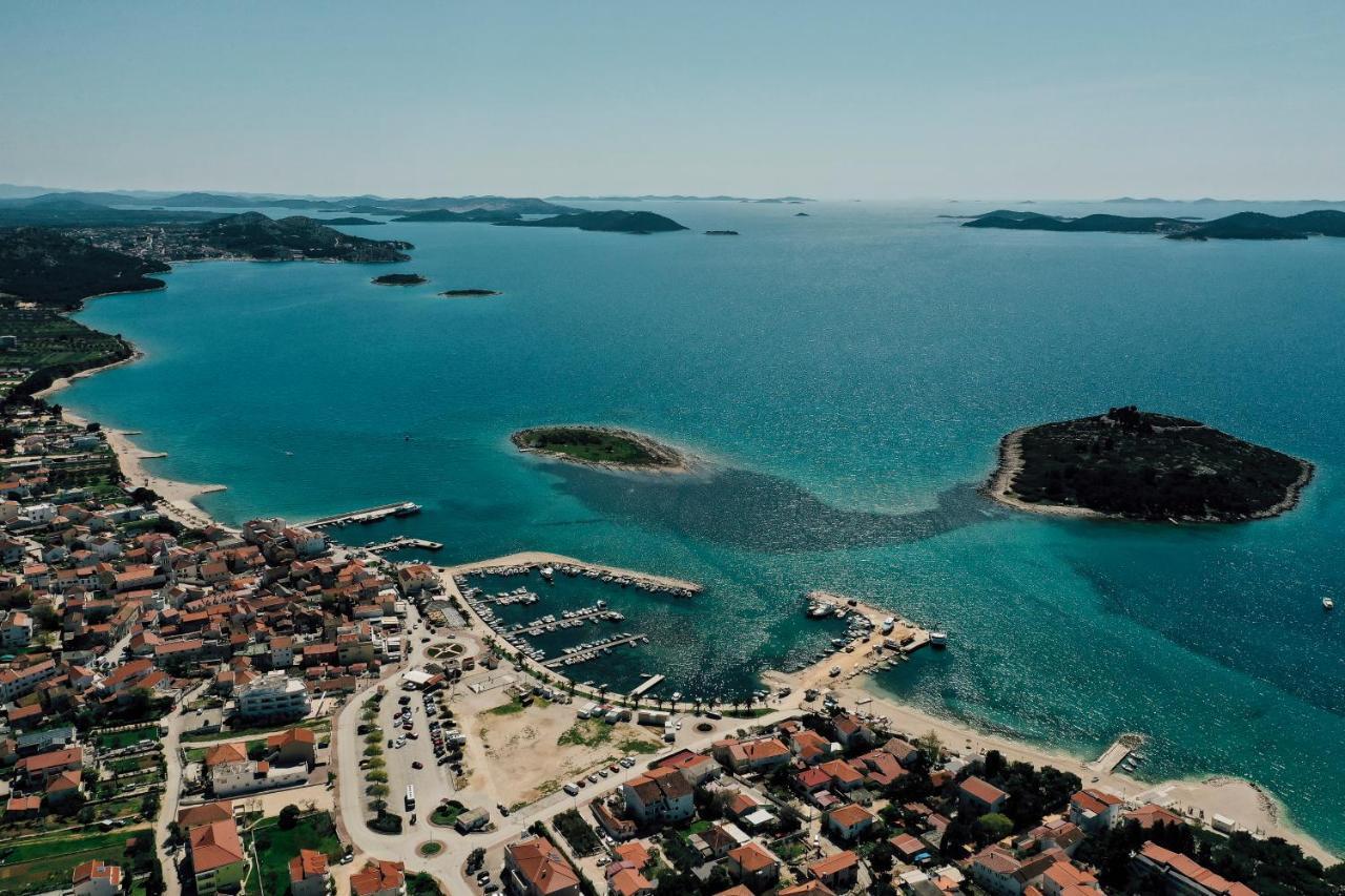 Holiday Apartments Amarilis Пакоштане Экстерьер фото