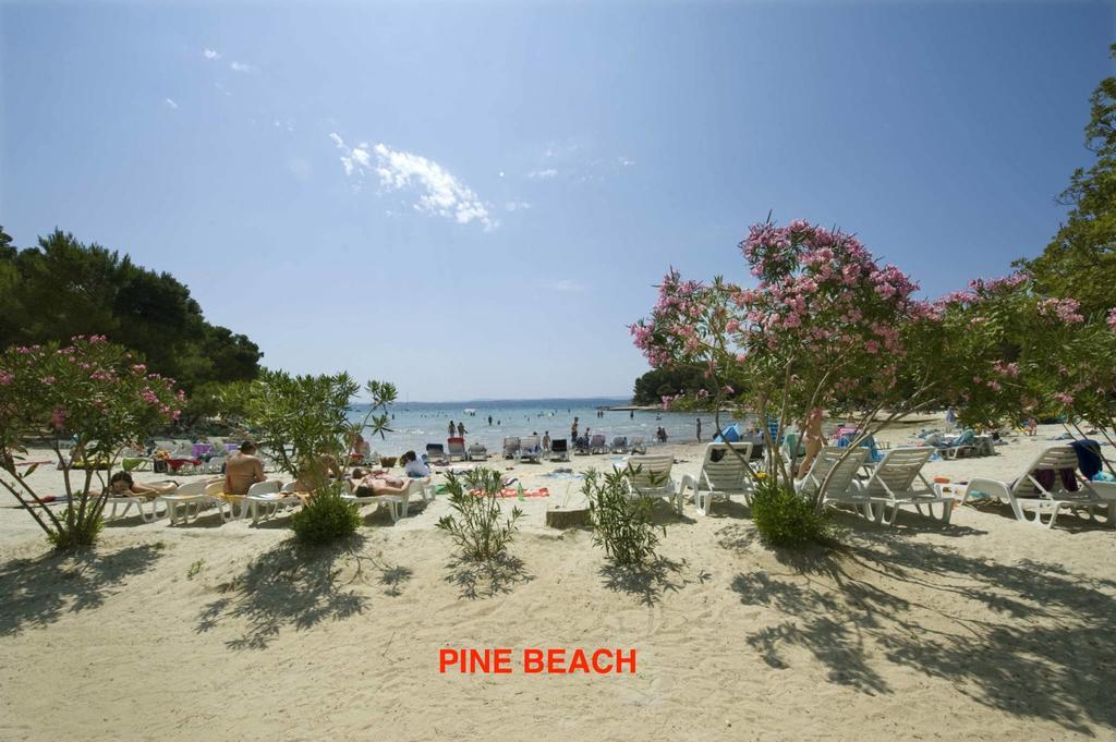 Holiday Apartments Amarilis Пакоштане Экстерьер фото